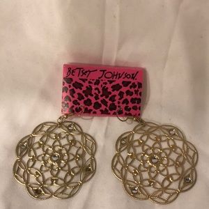 Betsey Johnson Gold flower earrings